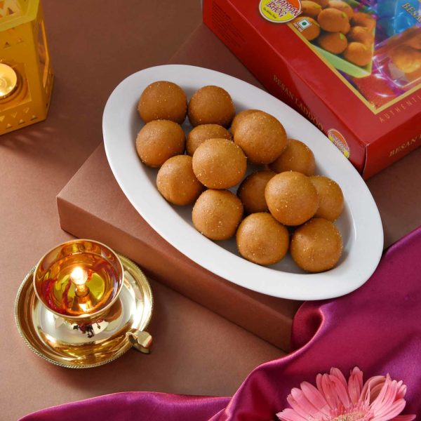 Nadna Sampat Deep & Besan Ladoo Combo