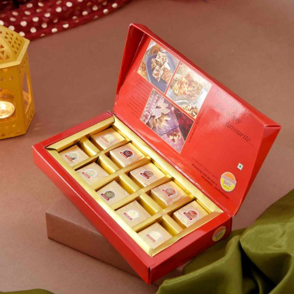 Kapoor Arti & Mewa Bites Hamper - Image 3