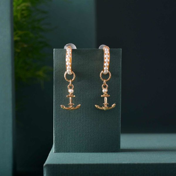Combo Of Zari Jewellery Box & Sparkling Earrings - Image 2