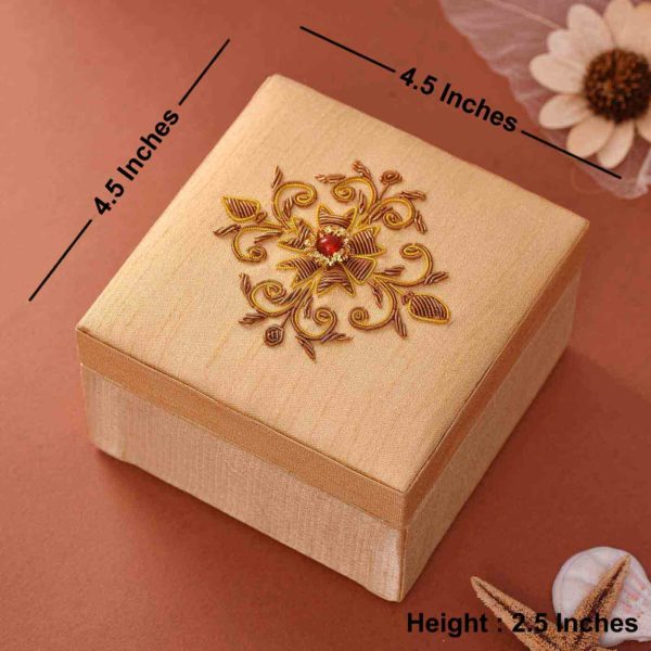 Combo Of Zari Jewellery Box & Sparkling Earrings - Image 5