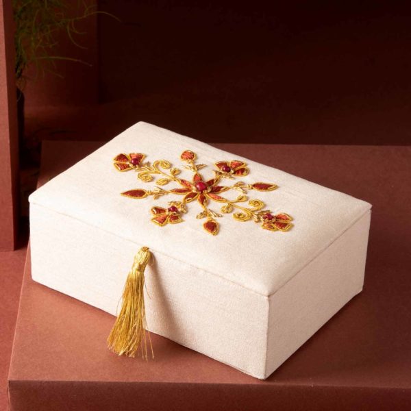 Zari Jewellery Box Stylish Jewellery Hamper - Image 2