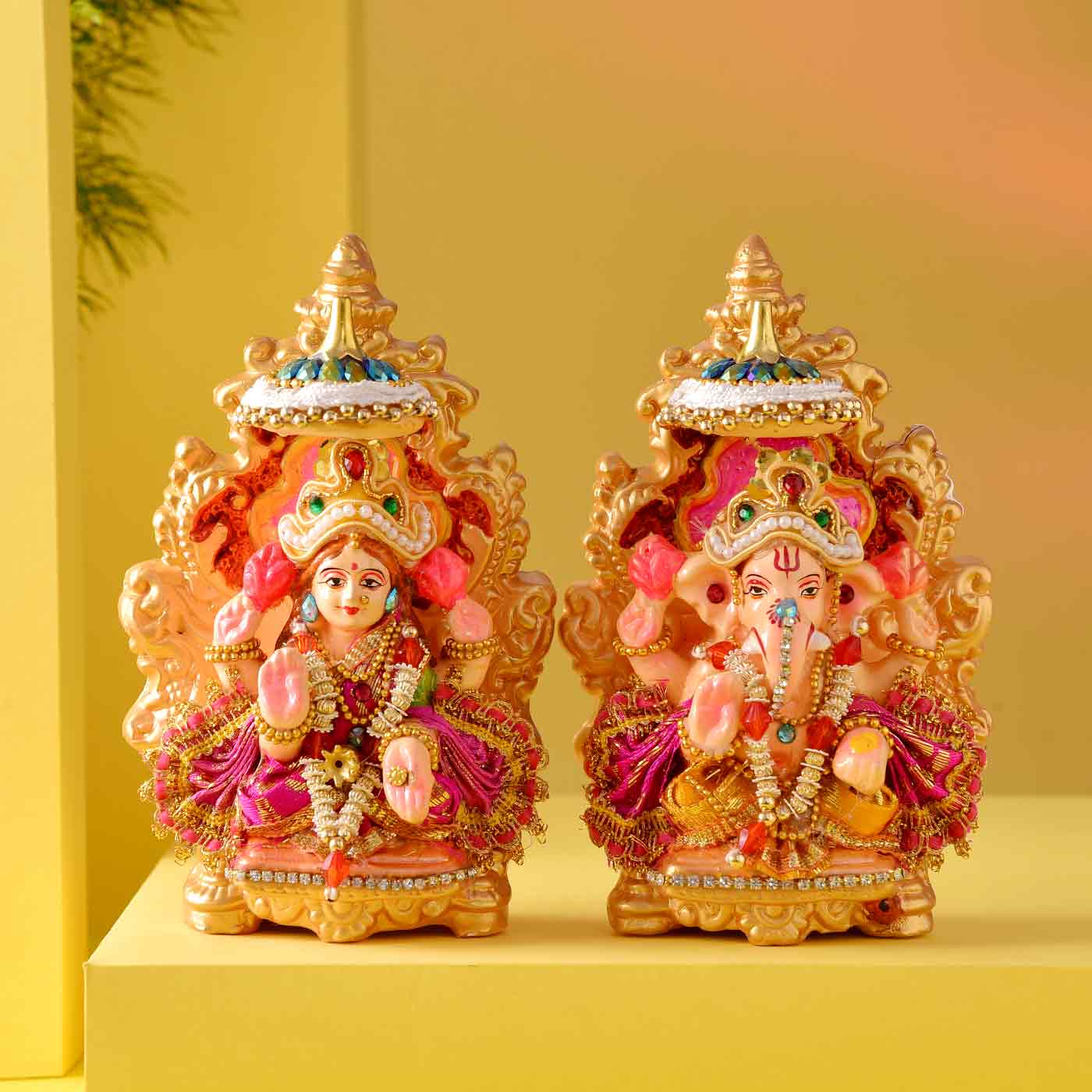 Lakshmi Ganesha Badam piini Pistachios Hamper