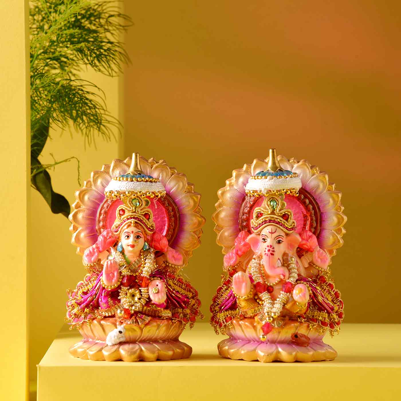 Lakshmi Ganesha Batisha & Snack Samosa Hamper