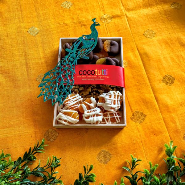 Handcrafted Dried Fruit and Nuts Tray with a Set of Handpainted Diyas - Image 3