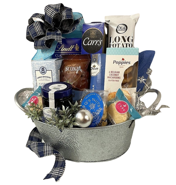 Highland Fling hamper with chocolate bars, chips, cookies, nut cashews & more