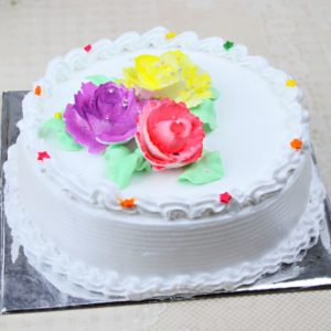 Half Kg Eggless Vanilla Cake in a round shape