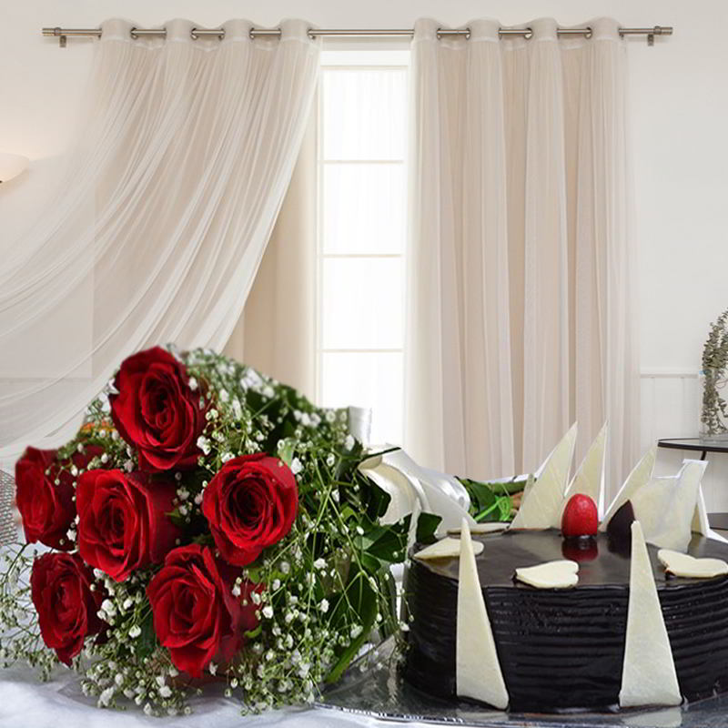 6 Red Roses Bouquet With Chocolate Cake – Same Day Delivery