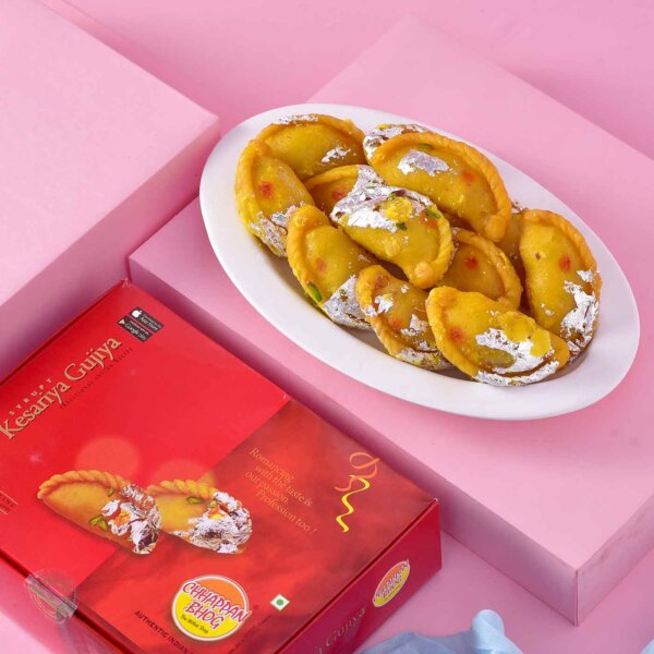 SILK  ORGANIC Corn Starch Scented Gulal & Paaghi Gujiyaq Duo - Image 3