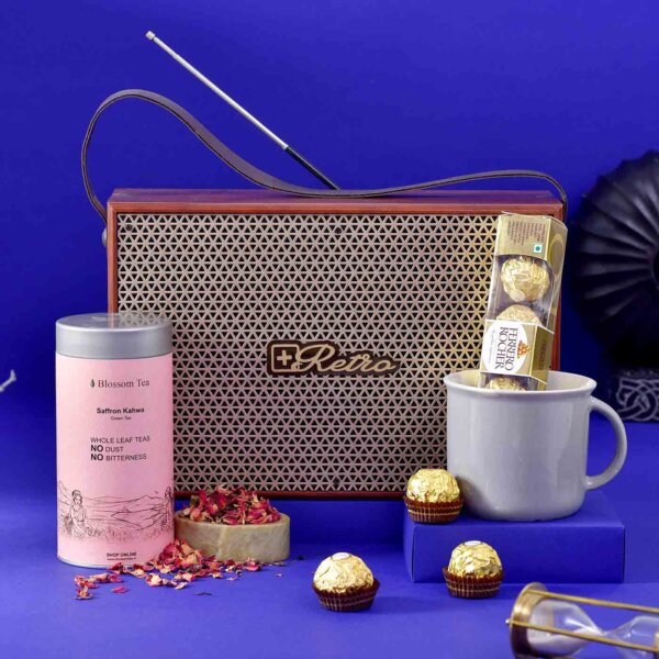 Retro tea set hamper