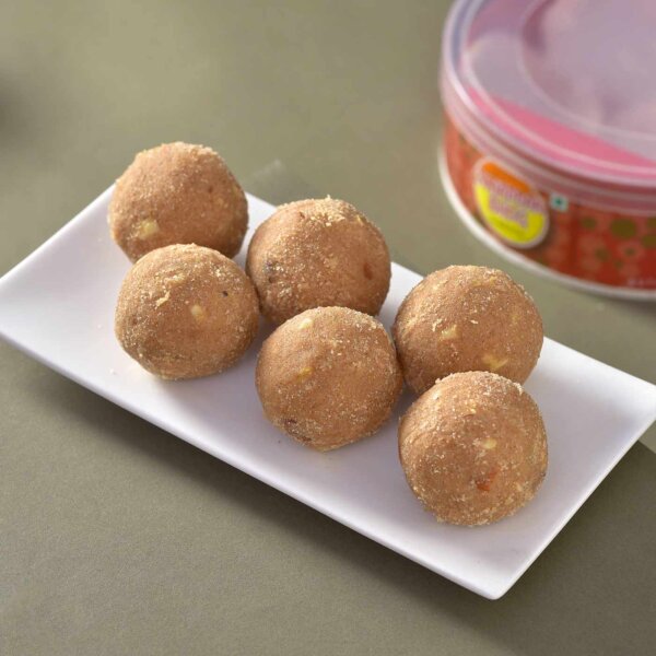 Karwachauth Thali, Sweet & Cosmetic Hamper - Image 7