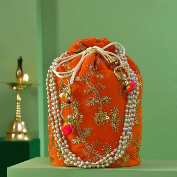 Karwachauth Grooming Hamper - Image 3