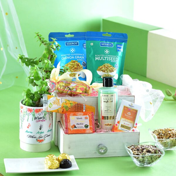 Mom's delight Gift hamper