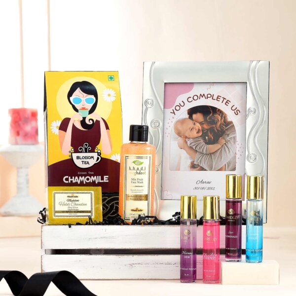 New mom tea & frame gift Hamper