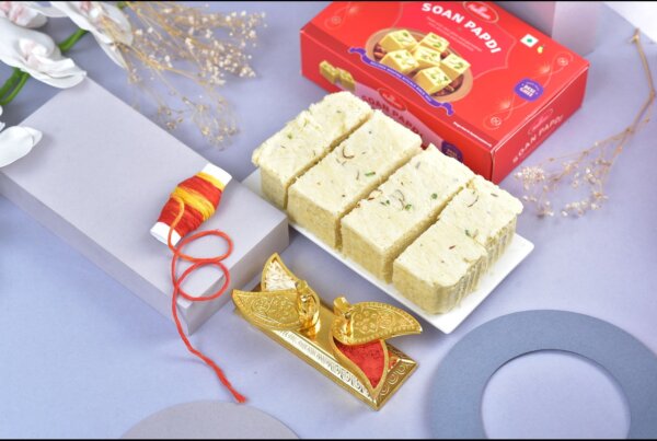 bhaidooj Hamper with Soan papdi